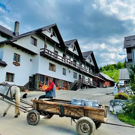 Casa Bangala Din Fundata * Brasov